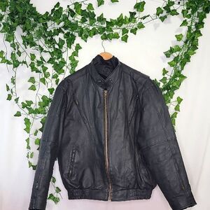 Diamond Plate. Black Leather Jacket with Gold Zipper. Biker. Size Large. EUC